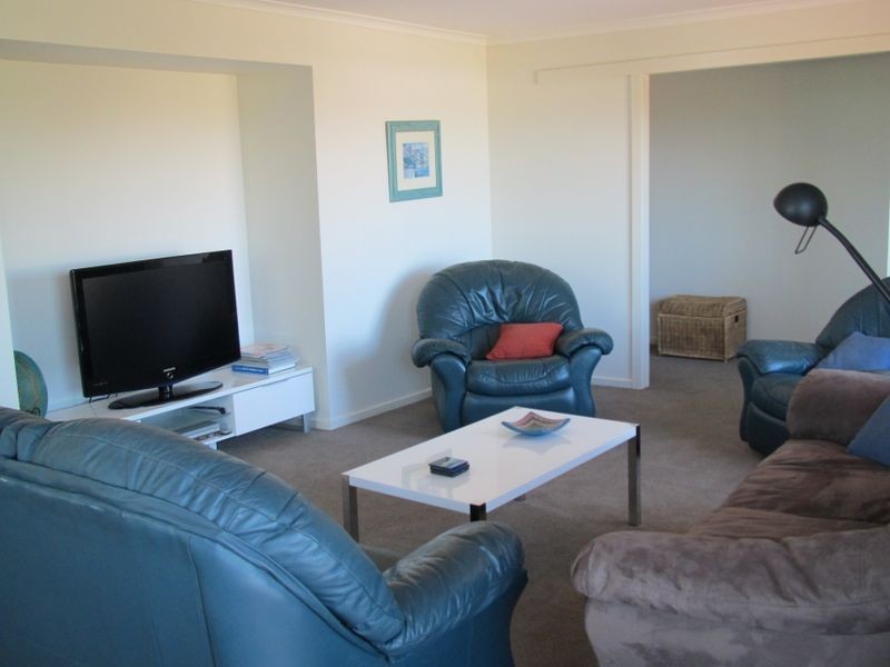 12 Lakeview Drive, Lakes Entrance VIC 3909