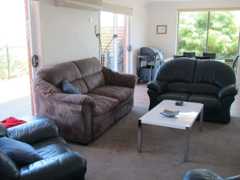 12 Lakeview Drive, Lakes Entrance VIC 3909