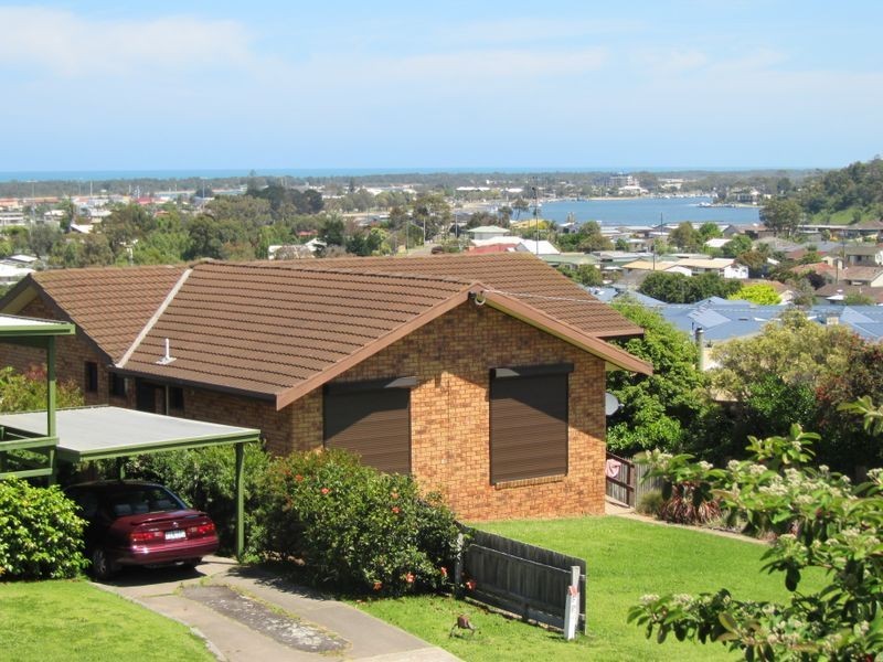 12 Lakeview Drive, Lakes Entrance VIC 3909