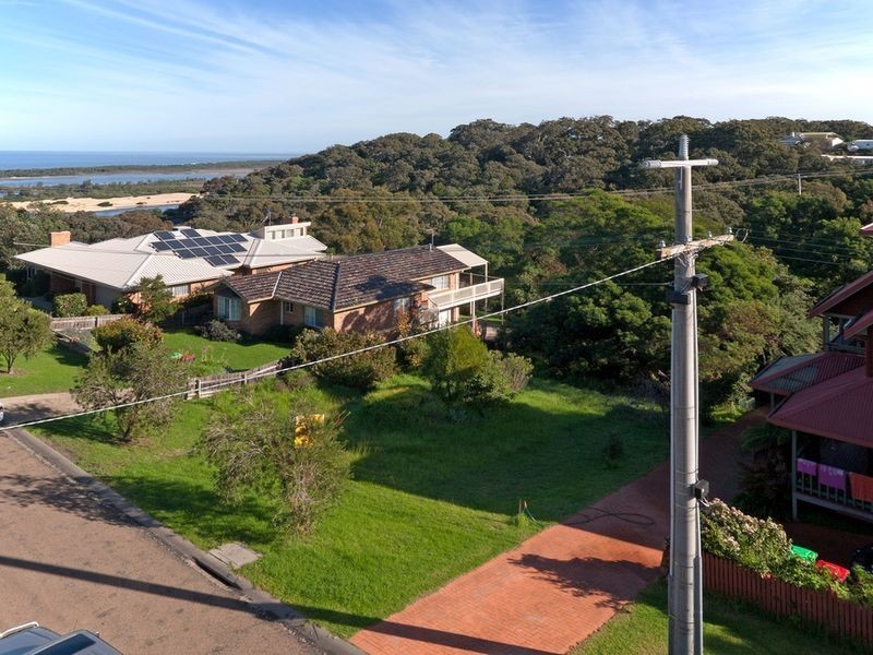 5 Point Road, Lakes Entrance VIC 3909