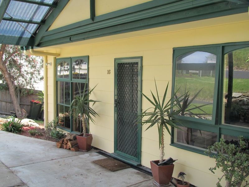 16 View Street, Lakes Entrance VIC 3909