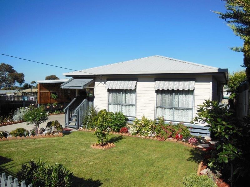29 Panoramic Drive, Lakes Entrance VIC 3909