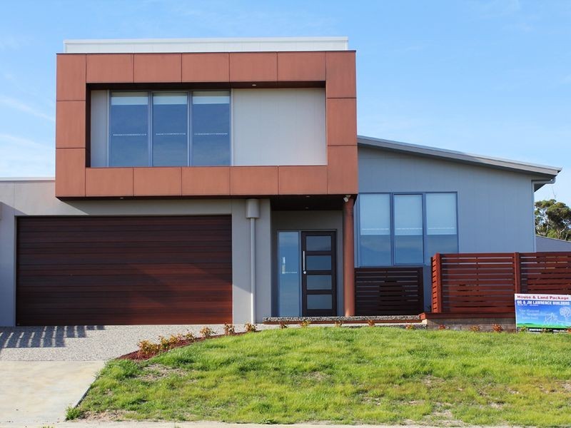 10 Lawson Drive, Lakes Entrance VIC 3909