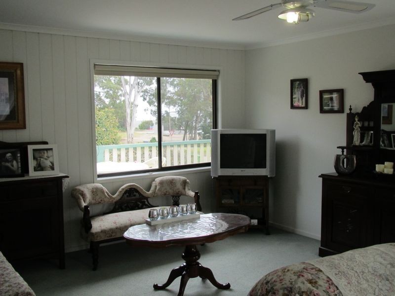 6 Hazel Road, Lakes Entrance VIC 3909