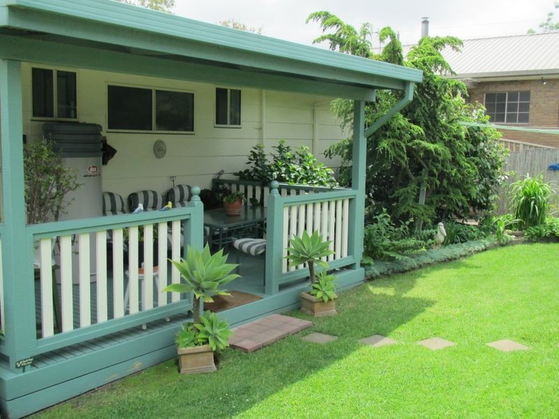 6 Hazel Road, Lakes Entrance VIC 3909