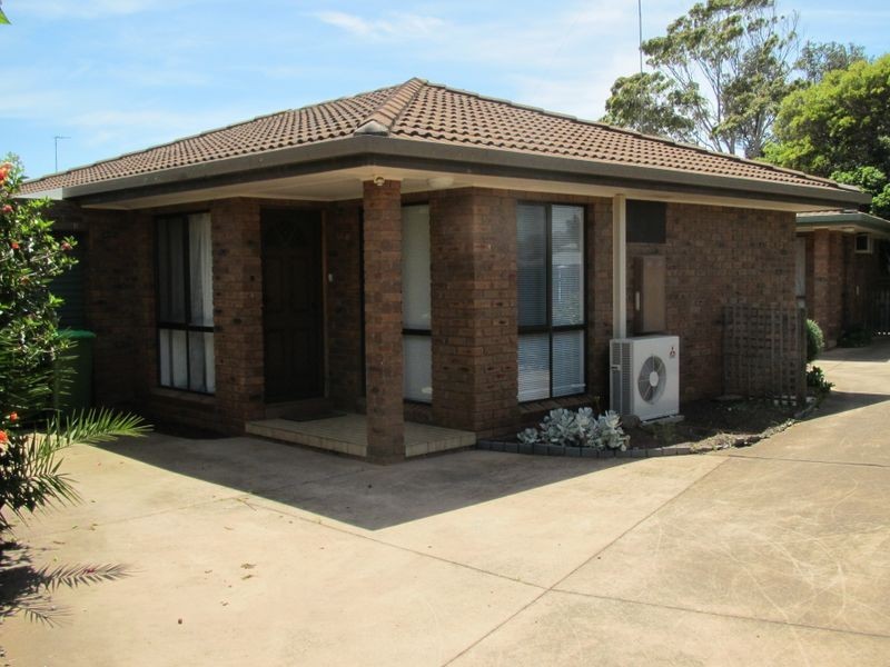 Unit 2/87 Roadknight Street, Lakes Entrance VIC 3909