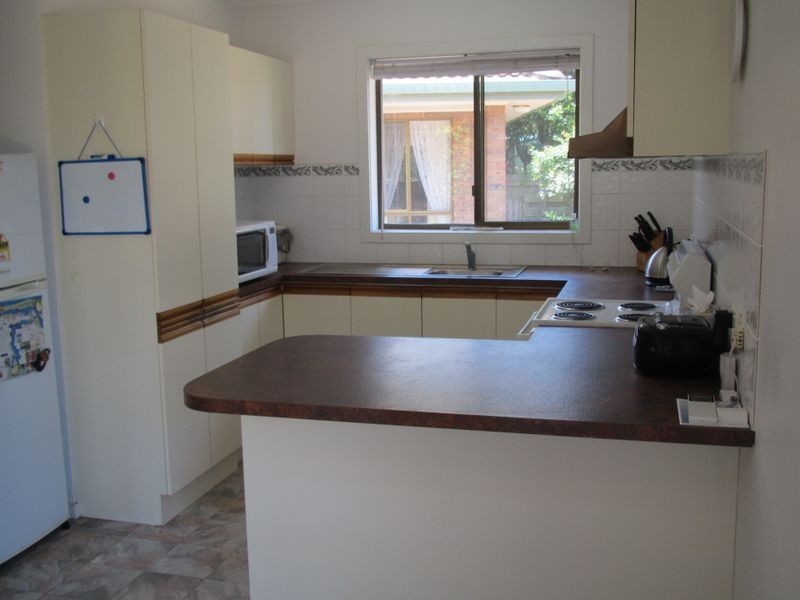 Unit 2/87 Roadknight Street, Lakes Entrance VIC 3909