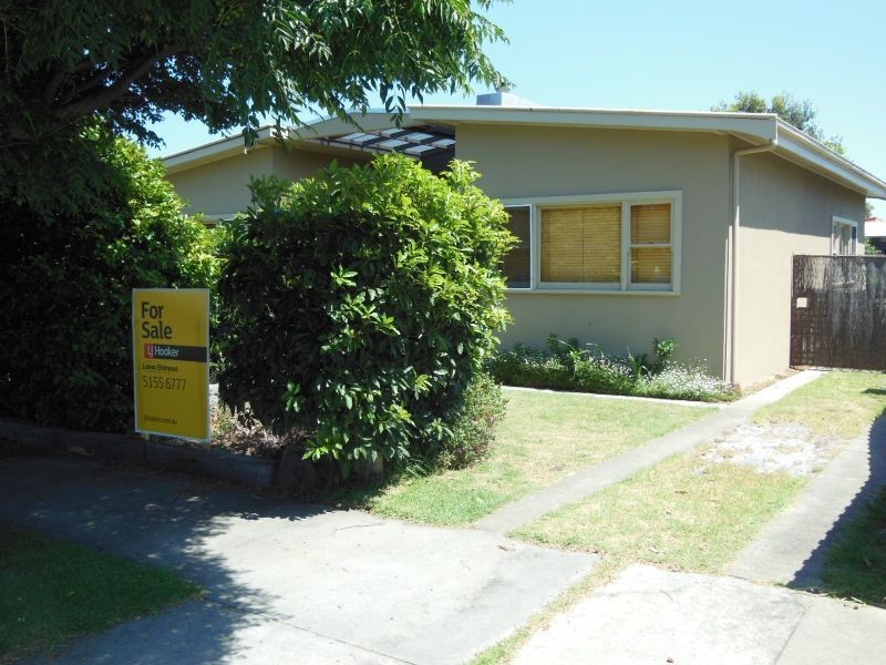 9 Bowler Street, Lakes Entrance VIC 3909