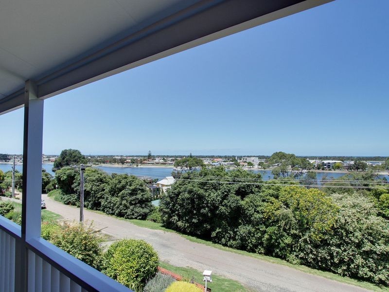 5 Clara Street, Lakes Entrance VIC 3909