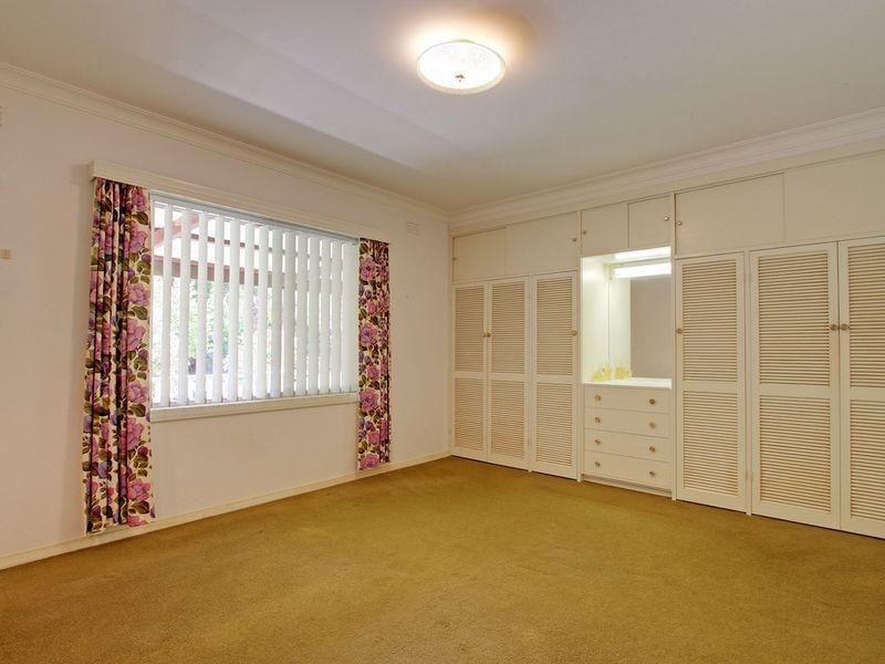 5 Clara Street, Lakes Entrance VIC 3909