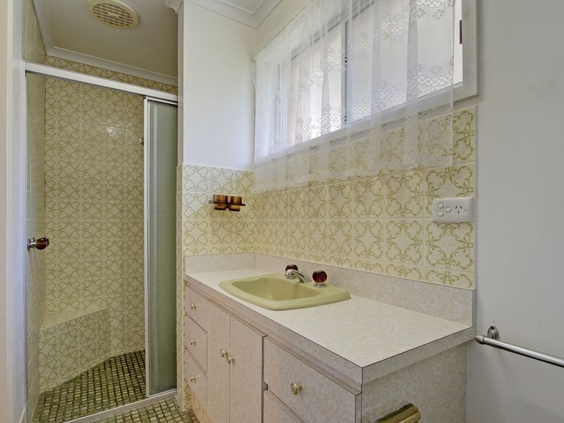 5 Clara Street, Lakes Entrance VIC 3909