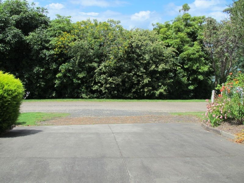 5 Clara Street, Lakes Entrance VIC 3909