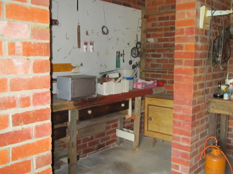 5 Clara Street, Lakes Entrance VIC 3909