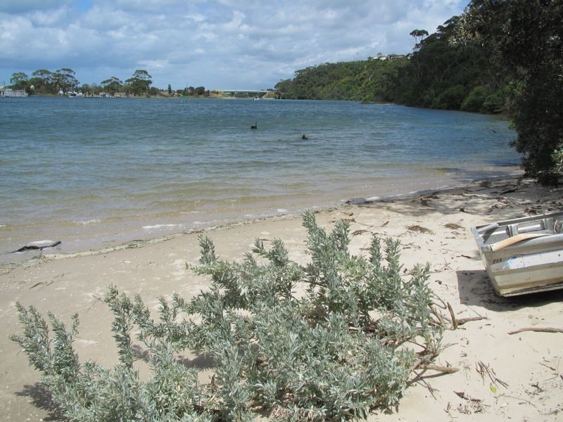 5 Clara Street, Lakes Entrance VIC 3909