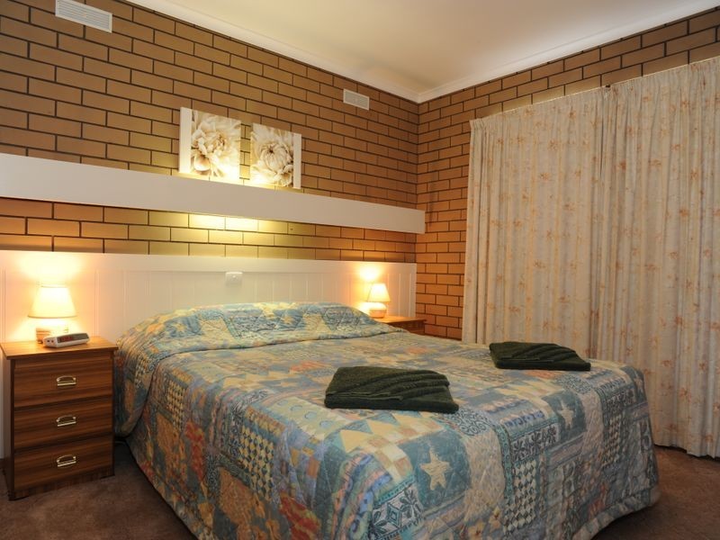 15 Roadknight Street, Lakes Entrance VIC 3909