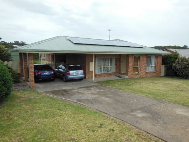 27 Stirling Drive, Lakes Entrance VIC 3909