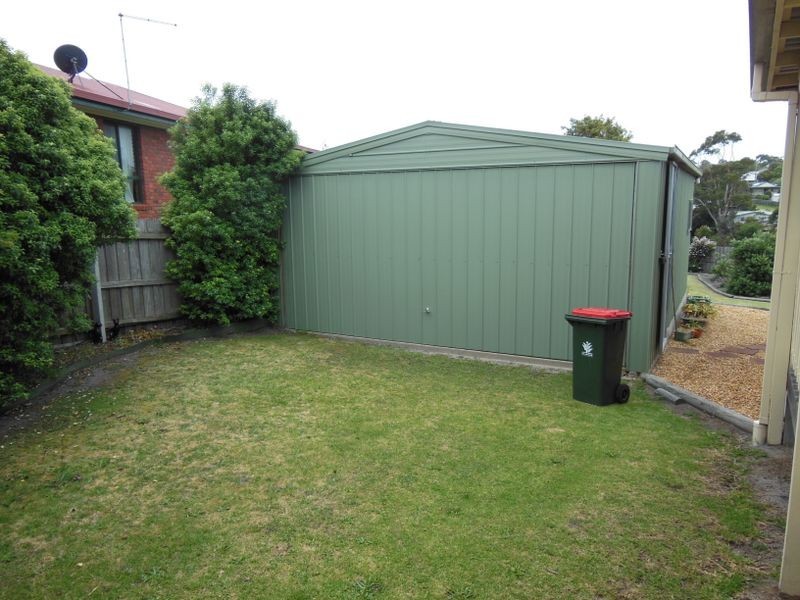 27 Stirling Drive, Lakes Entrance VIC 3909