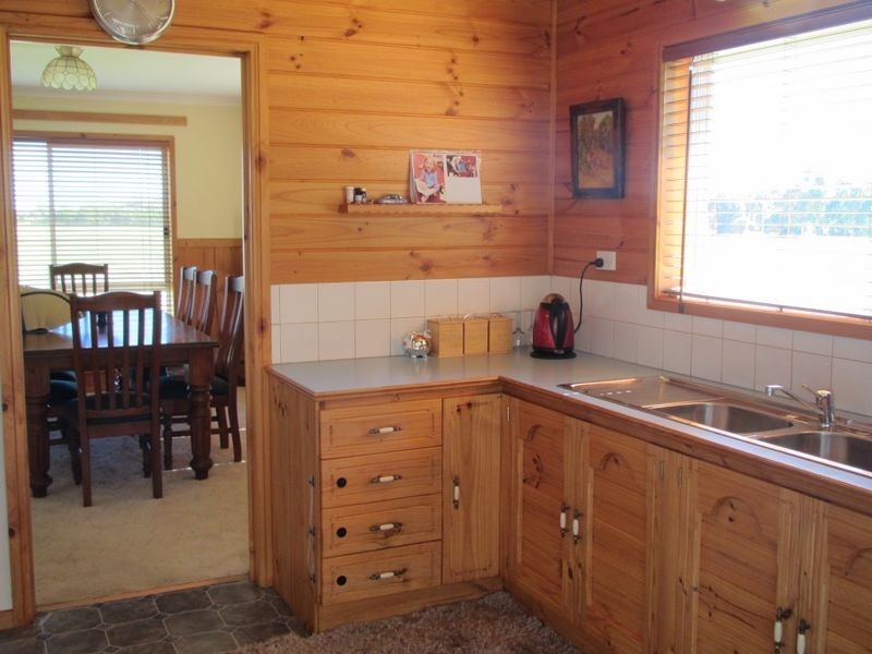 6 Elm Street, Metung VIC 3904