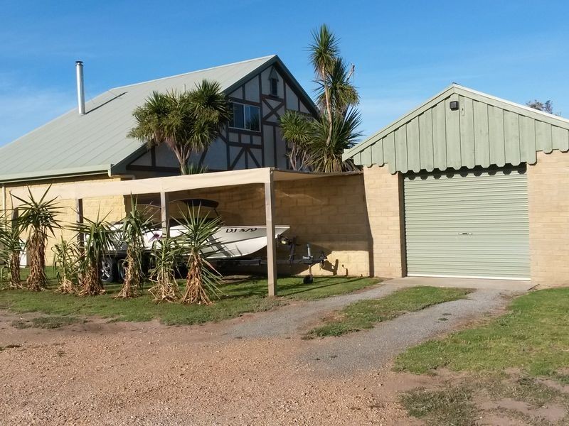 6 Elm Street, Metung VIC 3904