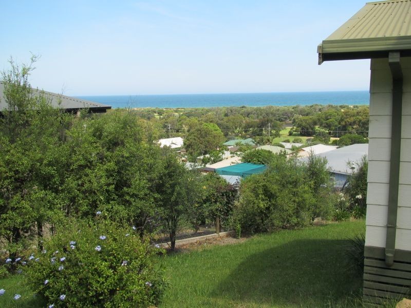 17 Gay Street, Lakes Entrance VIC 3909