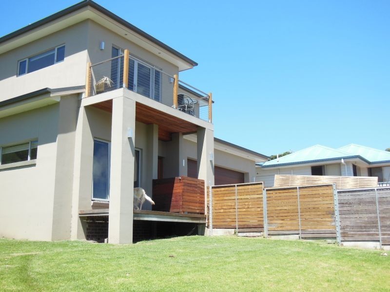 206 Albatross Road, Lakes Entrance VIC 3909