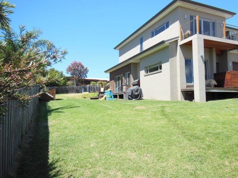 206 Albatross Road, Lakes Entrance VIC 3909