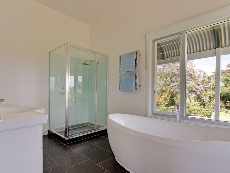 115 Mill Point Road, Lakes Entrance VIC 3909