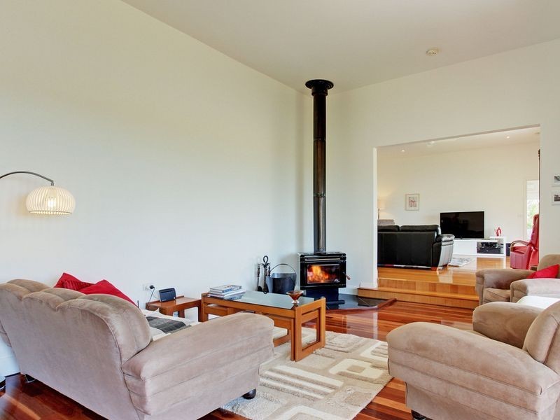 115 Mill Point Road, Lakes Entrance VIC 3909
