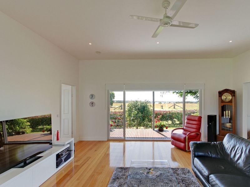 115 Mill Point Road, Lakes Entrance VIC 3909