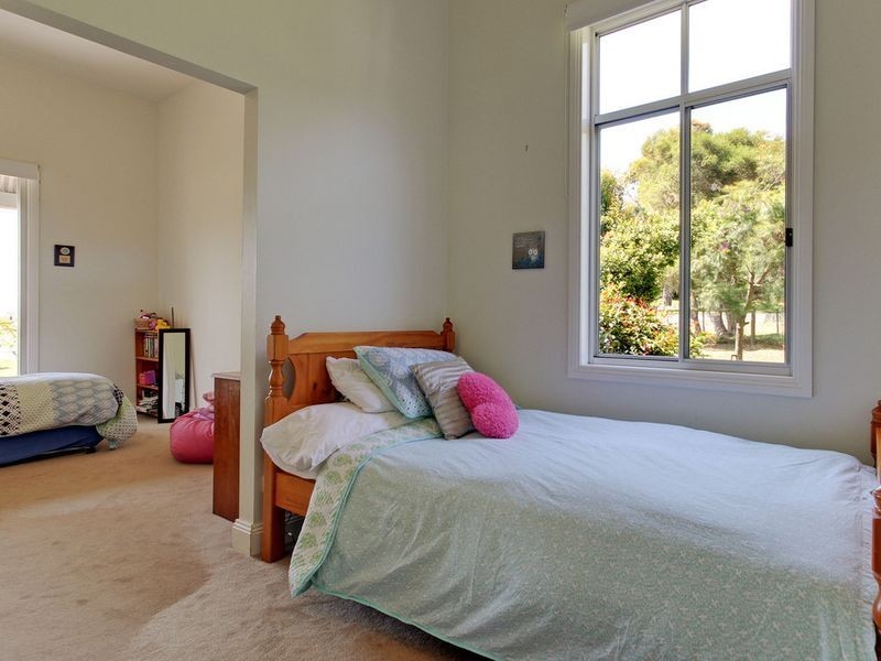 115 Mill Point Road, Lakes Entrance VIC 3909