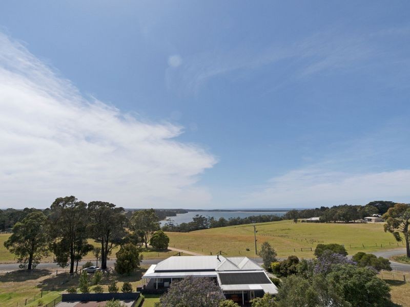 115 Mill Point Road, Lakes Entrance VIC 3909