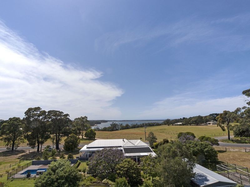 115 Mill Point Road, Lakes Entrance VIC 3909