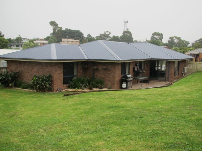 19 Leurimah Court, Lakes Entrance VIC 3909
