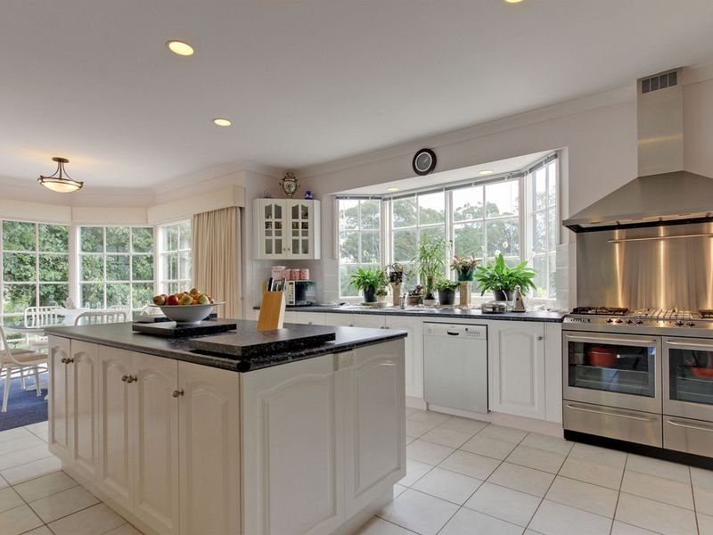 122 Albatross Road, Lakes Entrance VIC 3909