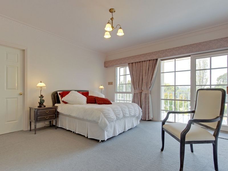 122 Albatross Road, Lakes Entrance VIC 3909