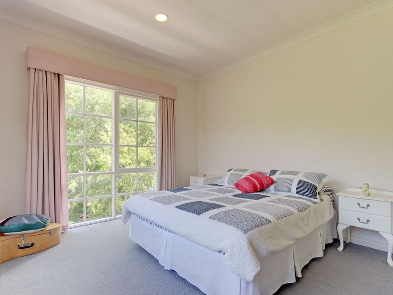 122 Albatross Road, Lakes Entrance VIC 3909