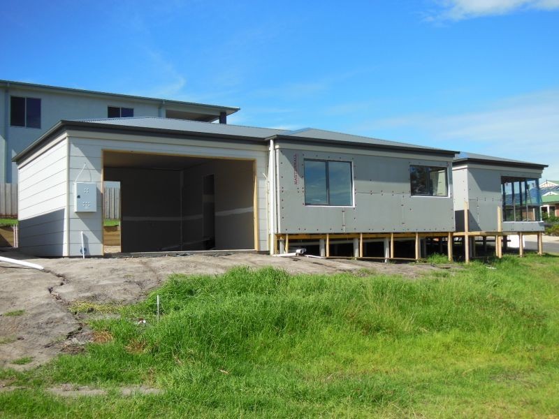 62 O’Neills Road, Lakes Entrance VIC 3909