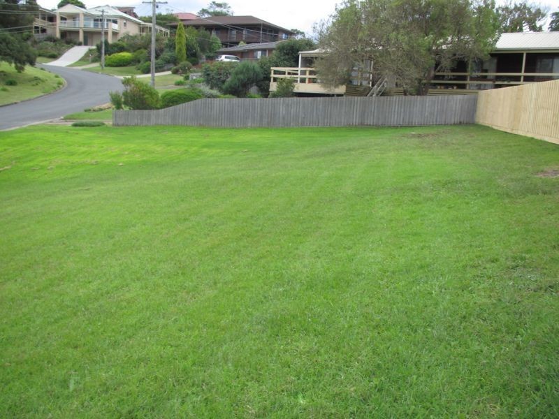 62 O’Neills Road, Lakes Entrance VIC 3909