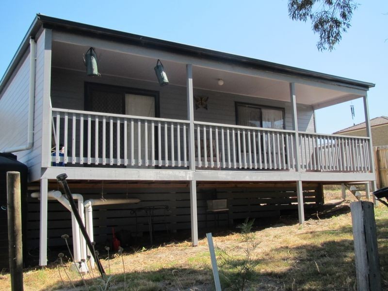 61 Albatross Road, Lakes Entrance VIC 3909
