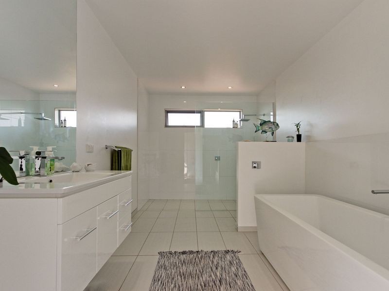 12 Lake Bunga Court, Lakes Entrance VIC 3909