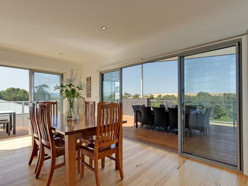 12 Lake Bunga Court, Lakes Entrance VIC 3909