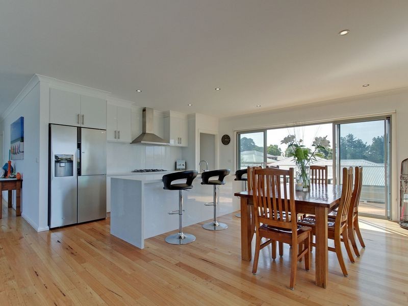 12 Lake Bunga Court, Lakes Entrance VIC 3909