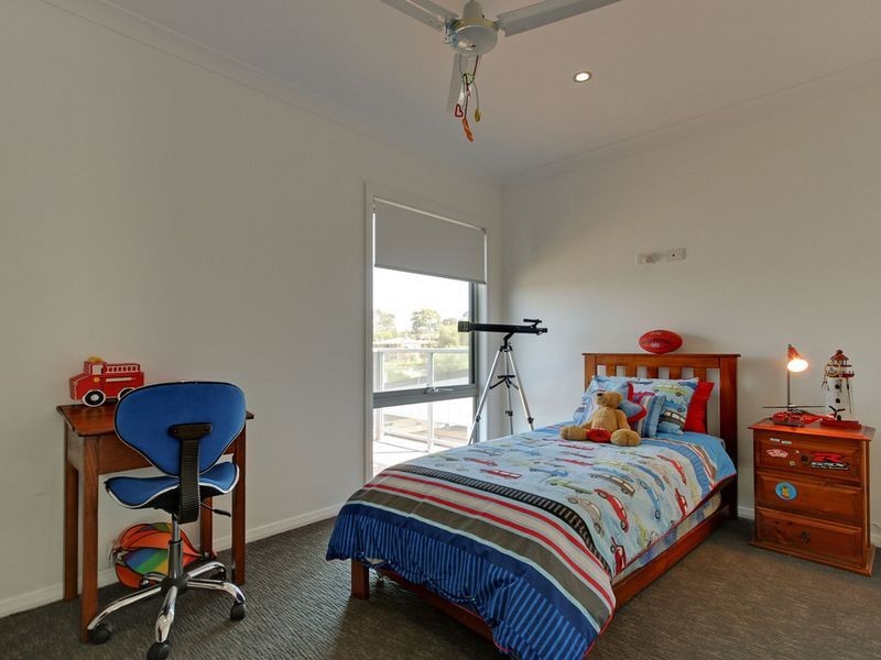 12 Lake Bunga Court, Lakes Entrance VIC 3909