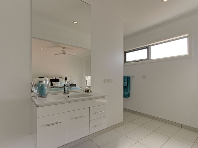 12 Lake Bunga Court, Lakes Entrance VIC 3909