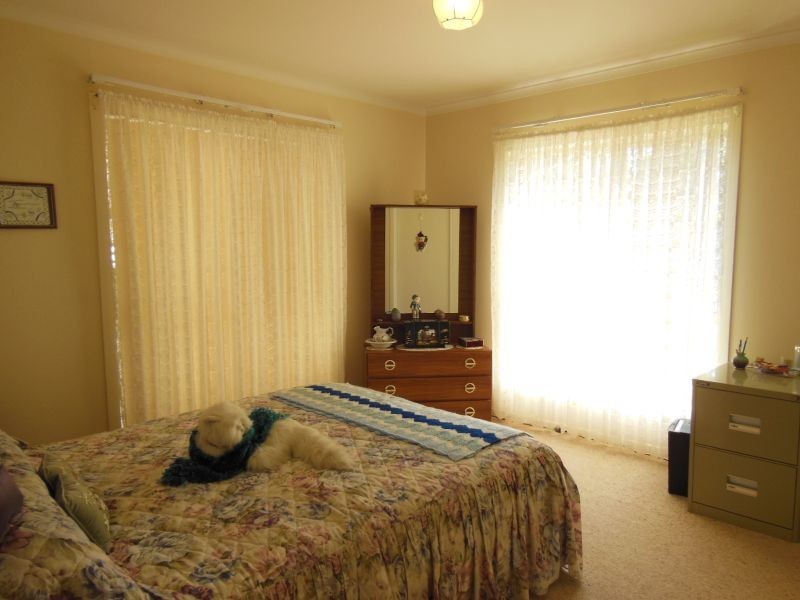 206 Thorpes Lane, Lakes Entrance VIC 3909