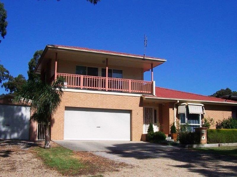 6 McMahons Road, Lakes Entrance VIC 3909