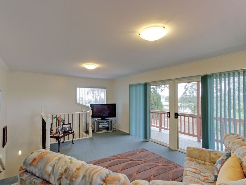 6 McMahons Road, Lakes Entrance VIC 3909