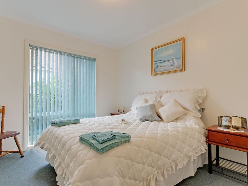 6 McMahons Road, Lakes Entrance VIC 3909