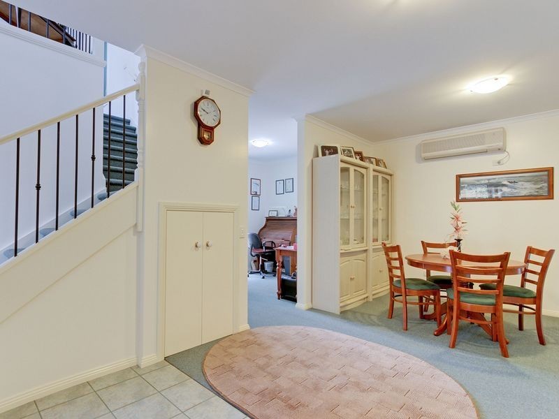 6 McMahons Road, Lakes Entrance VIC 3909