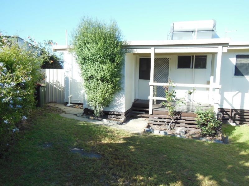 33 Capes Road, Lakes Entrance VIC 3909